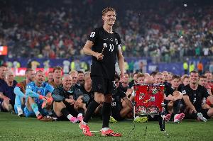 三七互娱vs极速超鹰广州FC_三七互娱vs极速超鹰广州FC实时直播_三七互娱vs极速超鹰广州FC高清流畅观看